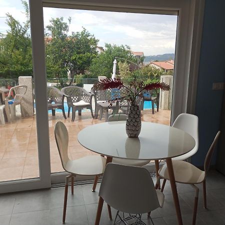 Playa De Areabrava Apartment Cangas do Morrazo Luaran gambar